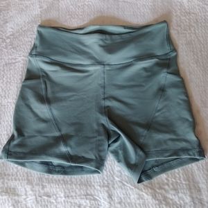 NWOT High Waist Pocket Yoga Shorts